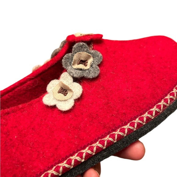 Sundance Red Wool Shoes with flowers handmade in Itally NIB - Picture 7 of 14